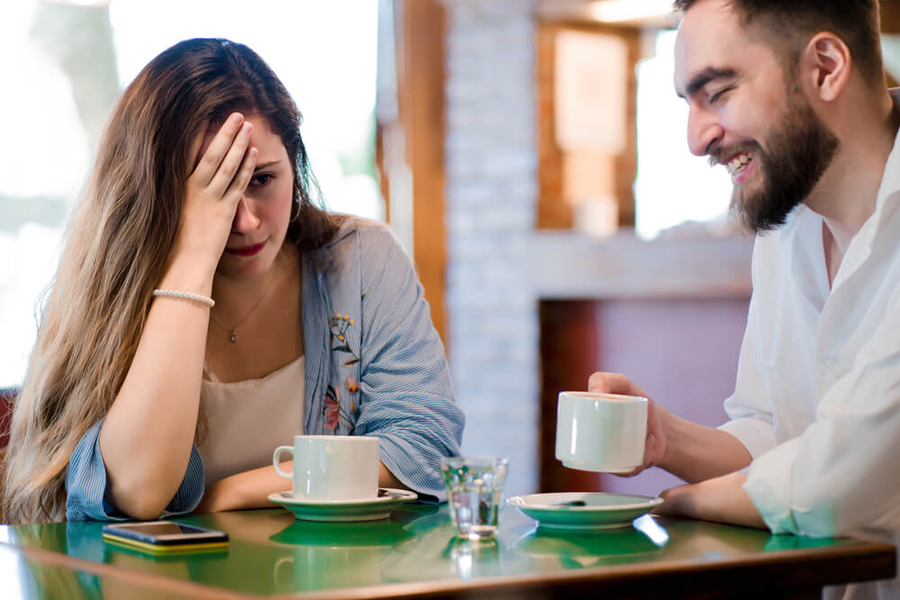 10 things that turn women off on a date