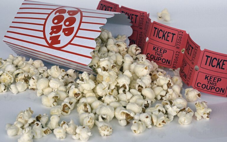 Popcorn en bioscoop kaartjes