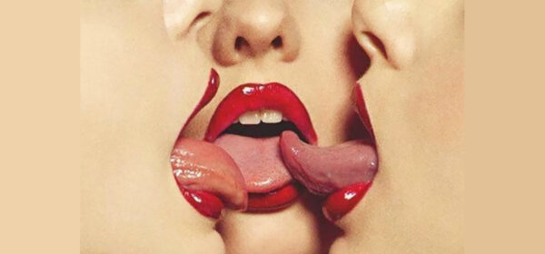 Drie tongende vrouwen