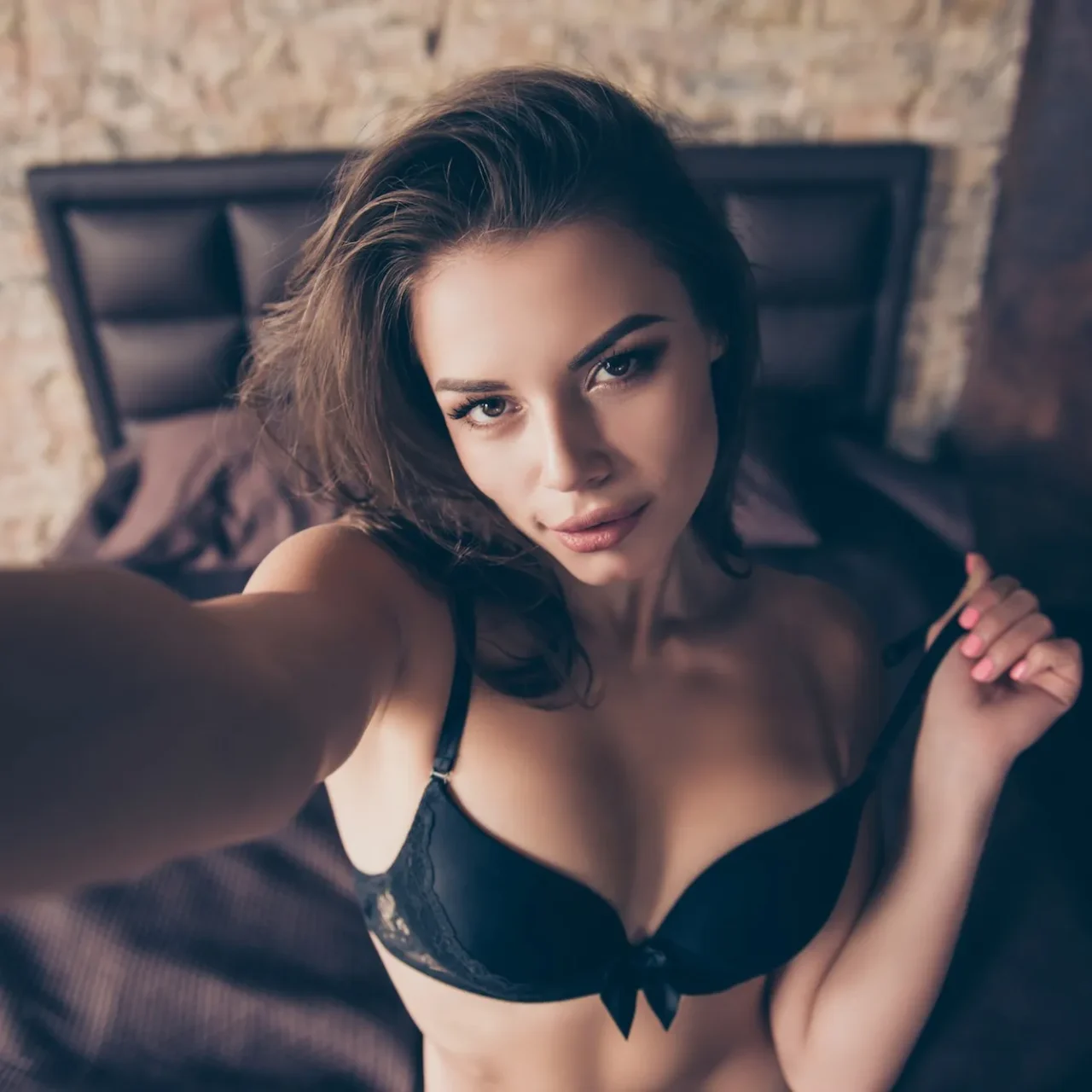 Tips to take a stunning sexy selfie