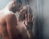 Man en vrouw onder de douche